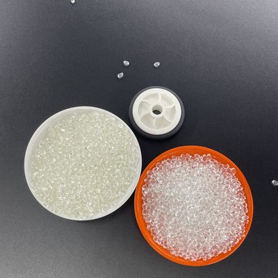Granulés de TPU ignifuges respectueux de l'environnement avec une haute résistance à la chaleur et une ténacité pour les produits moulés par injection durables
