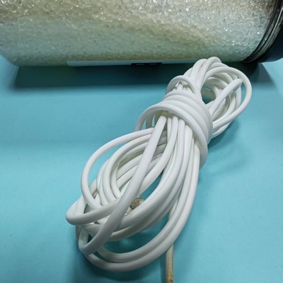 Les particules de TPU modifiées ignifuges peuvent être personnalisées en couleur