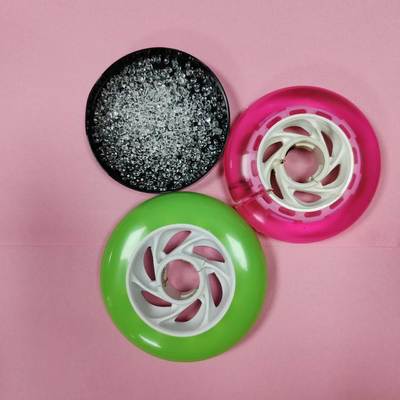 Le matériau TPU conducteur peut être personnalisé avec une couleur ajustable et une bonne résistance et ténacité.