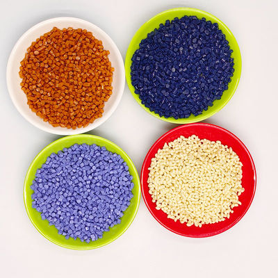 Matériau TPU résistant à l'usure et aux couleurs assorties, avec une résistance élevée à la déchirure et une stabilité thermique, idéal pour les chaussures, les roulettes et les étiquettes auriculaires pour le bétail