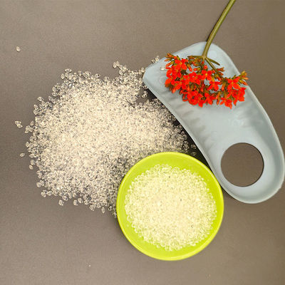 Matière première TPU transparente et légère de dureté 64D pour le moulage par injection plastique, résistante aux produits chimiques, pour composés électroniques, avec une haute résistance à la déchirure