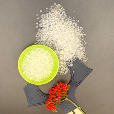 Matière première TPU respectueuse de l'environnement, granulés d'uréthane thermoplastique avec une haute résistance à la chaleur et aux chocs pour la fabrication