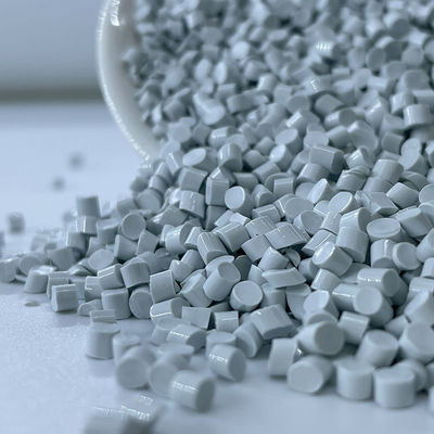 TPU durable et résistant aux couleurs, offrant des caractéristiques résistantes à l'huile, à l'eau et aux moisissures, adapté à la production de jouets, câbles et fils