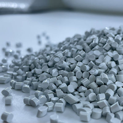 TPU durable et résistant aux couleurs, offrant des caractéristiques résistantes à l'huile, à l'eau et aux moisissures, adapté à la production de jouets, câbles et fils