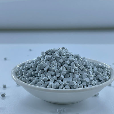 TPU durable et résistant aux couleurs, offrant des caractéristiques résistantes à l'huile, à l'eau et aux moisissures, adapté à la production de jouets, câbles et fils