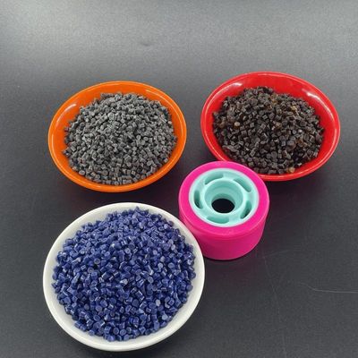 Granules de TPU de couleur correspondante avec une grande allongation à la rupture Excellente performance de pliage et résistance à l'huile, à l'eau et à la moisissure