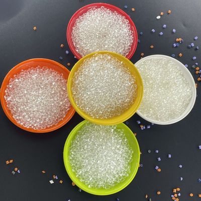 Granules de TPU de couleur correspondante avec une grande allongation à la rupture Excellente performance de pliage et résistance à l'huile, à l'eau et à la moisissure