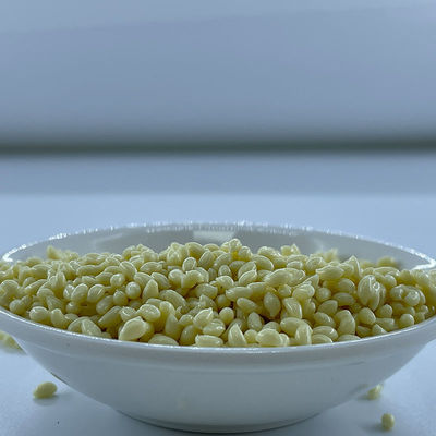 Granules de TPU de couleur correspondante avec des propriétés résistantes à l'huile résistantes à l'eau résistantes à la moisissure pour les semelles de chaussures Casques téléphoniques et plus