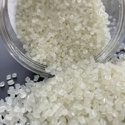 Shore A 70 dureté TPU transparent pour le moulage par extrusion, largement utilisé dans les câbles, bande légère.