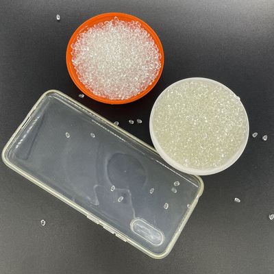 Matière première TPU transparente et légère de dureté 64D pour le moulage par injection plastique, résistante aux produits chimiques, pour composés électroniques, avec une haute résistance à la déchirure