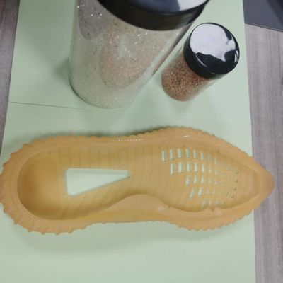 Matériau TPU conducteur noir flexible Excellente résistance chimique matière première pour chaussures