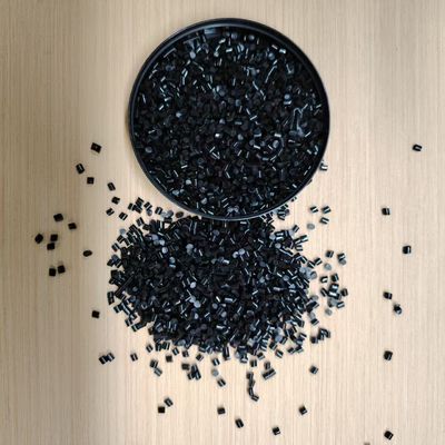 Matériau TPU recyclé GRS noir pour le moulage par injection d'accessoires électroniques