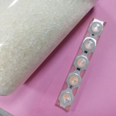 Granules de TPU de qualité UL94-V0 Rétracteur de flamme TPU Matériau de base pour bande légère Dureté: 45A-74D sur le rivage au choix