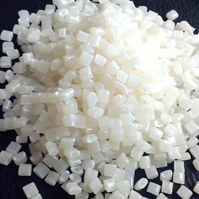 TPEEE Matériau de base pour l'usage industriel automobile Résistance exceptionnelle à haute température Résistance à la fatigue supérieure à la souplesse Polyester thermoplastique Élastomère Largement utilisé Pièces électroniques Haute résistance aux chocs