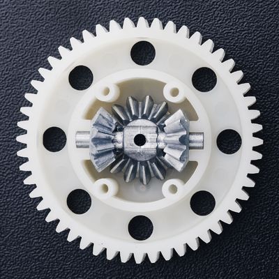 TPEEE Matériau de base pour l'usage industriel automobile Résistance exceptionnelle à haute température Résistance à la fatigue supérieure à la souplesse Polyester thermoplastique Élastomère Largement utilisé Pièces électroniques Haute résistance aux chocs