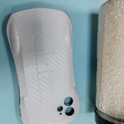 Modélisation du moulage par injection des granulés de la série TPU anti-UV et jaune avec une résistance accrue à l'usure