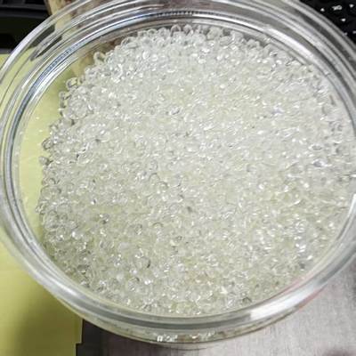 Modélisation du moulage par injection des granulés de la série TPU anti-UV et jaune avec une résistance accrue à l'usure