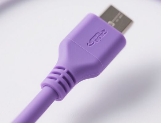 TPU conducteur, Résistivité de surface stable, Bonne ténacité, Excellente résistance à l'abrasion pour accessoires électroniques