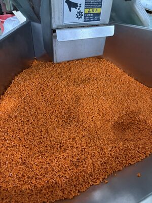 Polyuréthane thermoplastique à couleur orange, stable en couleur et adapté aux processus pour équipement sportif, étui de téléphone